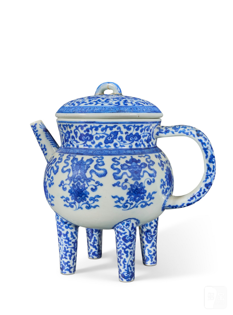 VERSEUSE TÉTRAPODE COUVERTE EN PORCELAINE BLEU BLANC À DÉCOR DES EMBLÈMES DU BAJIXIANG, HE  CHINE, DYNASTIE QING, XIXE SIÈCLE - 图4